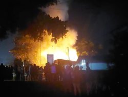 Kesigapan BPBD Berau Tangani Kebakaran di Teluk Bayur