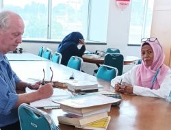 Michael Hopes, Riset Sejarah Kutai Abad 18 dan 19