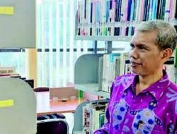 Dispusip Berau Bagikan 600 Eksemplar Buku ke Perpustakaan Sekolah