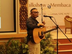 Fery Curtis Meriahkan Talkshow DPK Kaltim dengan Lagu-Lagu Literasi Nasional
