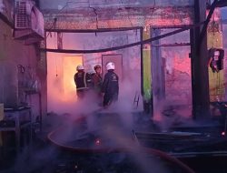 Diduga Korsleting Listrik, 2 Bangunan Terbakar