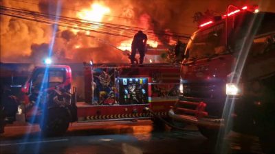 Api Lalap 3 Bangunan di Desa Teluk Dalam Tenggarong Seberang