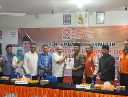 Isran-Hadi Kembalikan Formulir Pendaftaran ke PKS Kaltim