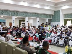 Seno Aji Sambut Jemaah Haji di Embarkasi Haji Balikpapan