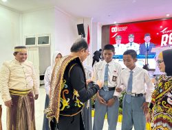 Berusia 17 Tahun di Hari Kemerdekaan, 4 Pelajar Bontang Dapat Hadiah dari Wali Kota