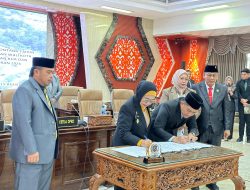 Walikota dan DPRD Bontang Teken Nota Kesepakatan KUA-PPAS 2026