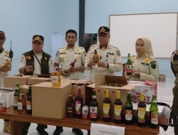 Satpol PP Gabungan Pemprov-Samarinda Tertibkan Miras dan Jukir Liar