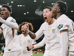 Chelsea Bekuk Wolves 4-3