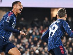 Gol Tunggal Trossard, Arsenal Kokoh di Puncak