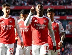 Gol Tunggal Eze, Bawa Arsenal ke Puncak