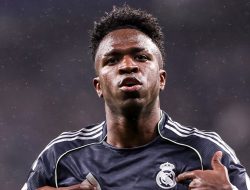Brace Vini Bawa Madrid Perketat Jarak di Klasemen