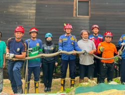 King Cobra 4 Meter Muncul di Permukiman