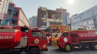 Toko Olahraga di Samarinda Terbakar