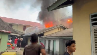 Rumah Penjaga Sekolah dan Kantin SDN 001 Samarinda Terbakar