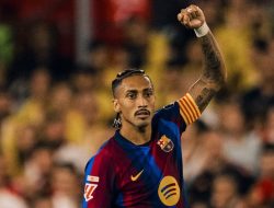 Hattrick Raphinha Bantai Sevilla