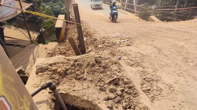 Jembatan Muara Lembak Dibatasi, Kendaraan Berat Dialihkan ke Ken Arok
