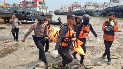 Jasad Pria Misterius Ditemukan Mengapung di Sungai Mahakam