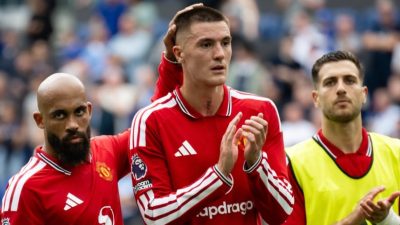 Everton Gagalkan Kemenangan MU