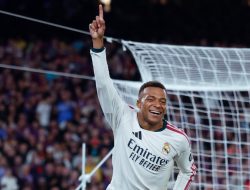 Brace Mbappe Bawa Madrid Ungguli Barca di El Classico