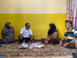 Kunjungi Keluarga Balita di Bukuan, Seno Aji Beri Bantuan dan Dorong Penanganan Karhutla