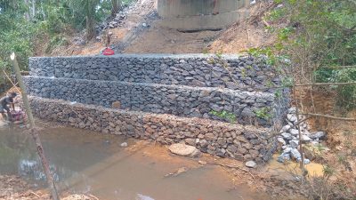BBPJN Kaltim Pasang Bronjong Amankan Bangunan Bawah Jembatan Perdau–Batu Ampar