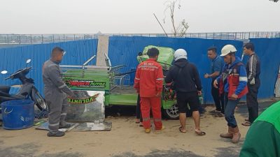 Niat Menolong Kebakaran, Mobil Relawan Pemadam di Samarinda Terbalik